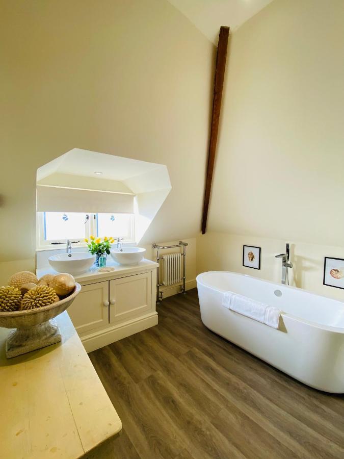 فيلا Little Campden House تْشيبينْغْ كامبدين المظهر الخارجي الصورة
